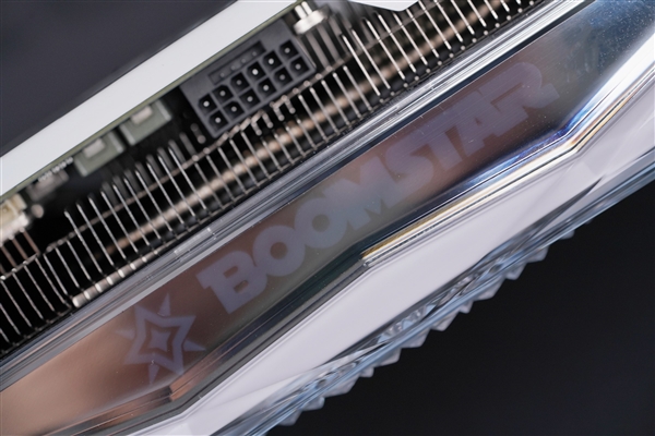 纯白机身美翻了!影驰RTX 4070星曜OC图赏