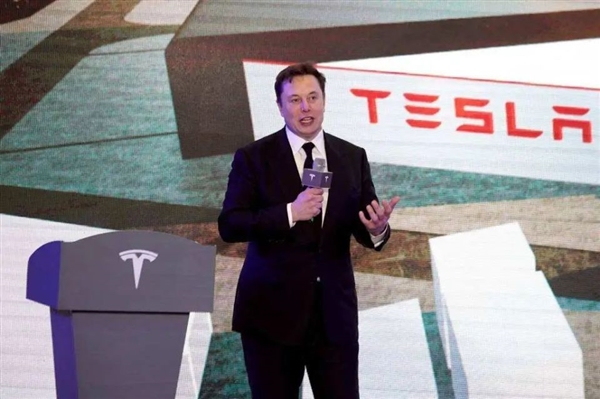 马斯克自曝继续降价!0利润也要卖车 18万的Model 3还会远吗