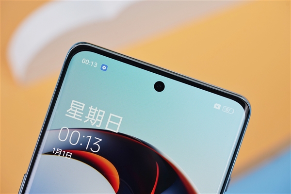 全球首发1.5K灵犀触控屏!一加Ace 2图赏