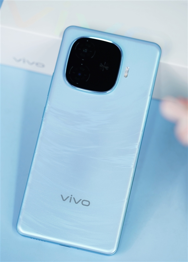 6000mAh超大电池！vivo Y200 GT图赏