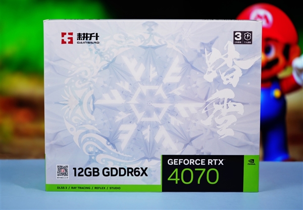 第三代“风雪”散热器 小巧高颜值!耕升RTX 4070踏雪显卡图赏