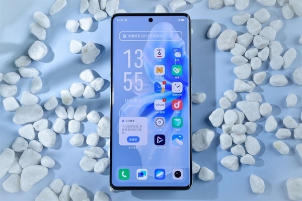 蓝厂把电池玩明白了！vivo S18实测5小时后电量还剩69%