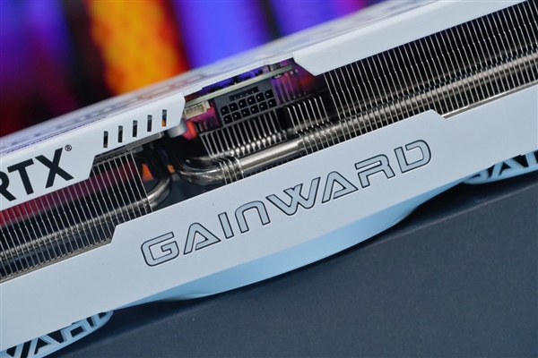 纯白高颜值！耕升RTX 4070 Ti星极皓月OC图赏