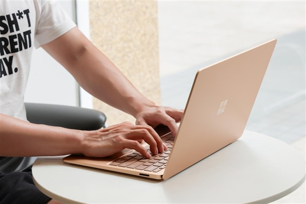 Arm PC教科书！高通骁龙版Surface Laptop 7上手