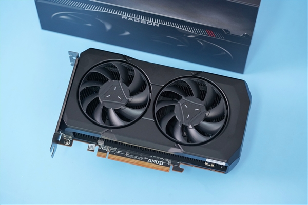 硬刚RTX 4060 Ti!AMD RX 7600图赏