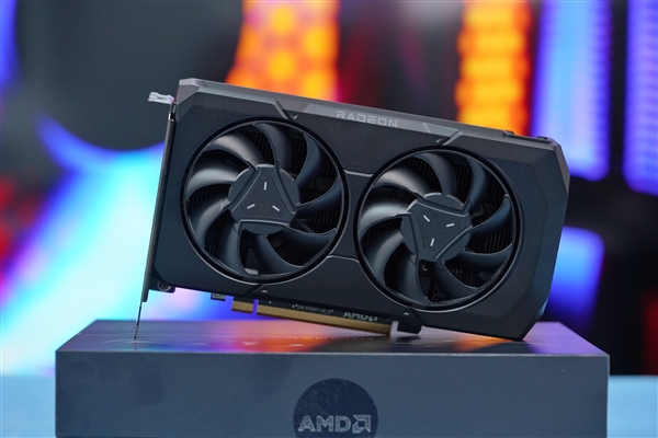 硬刚RTX 4060 Ti!AMD RX 7600图赏