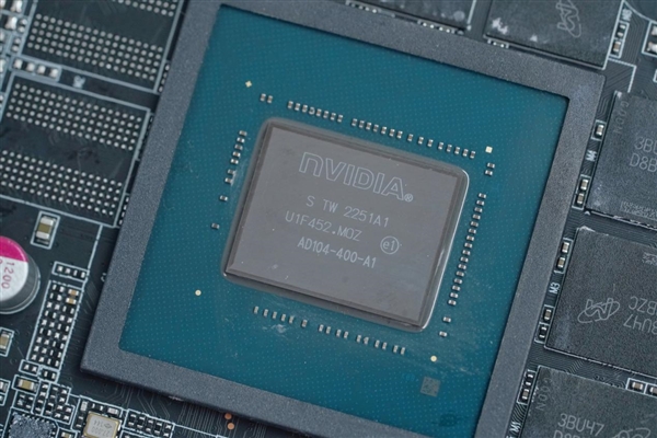 涂鸦外观玩趣十足!索泰RTX 4070Ti天启OC欧泊白图赏