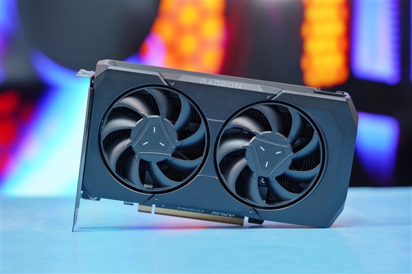 硬刚RTX 4060 Ti!AMD RX 7600图赏