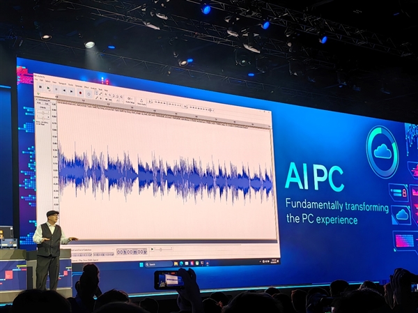 Intel加速开启AI PC新时代！100+伙伴、300+功能惠及上亿PC