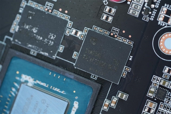 白色机身玩趣十足！索泰RTX 4060 Ti X-GAMING显卡图赏