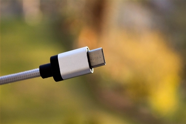iPhone 15要用 苹果iOS已被证实加密USBC接口：别想兼容了