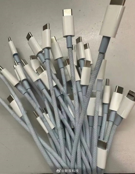 iPhone 15系列USB-C数据线曝光：质量更好的编织线