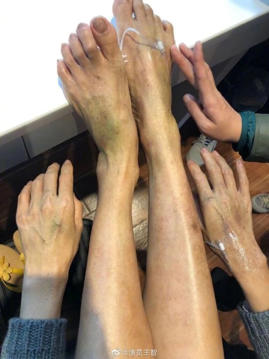 王智晒《流浪地球2》特效妆:光头造型花了17个小时