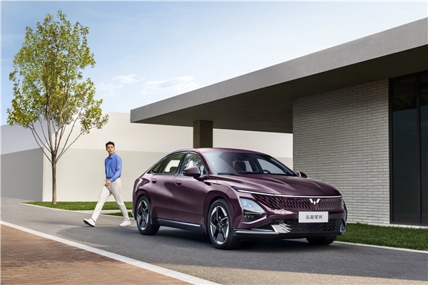 看看油价摸摸钱包:8.88万元的五菱星光超值!(图2) 看看油价摸摸钱包:8.88万元的五菱星光超值!(图2)