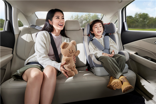 看看油价摸摸钱包:8.88万元的五菱星光超值!(图5) 看看油价摸摸钱包:8.88万元的五菱星光超值!(图5)