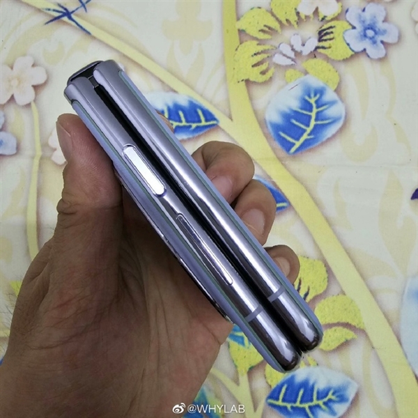撞脸vivo X90!传音小折叠手机曝光:圆形外屏、支持激光对焦
