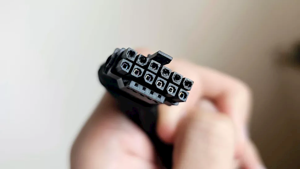 RTX 4090 16针电源又烧毁了!一口气出现三起