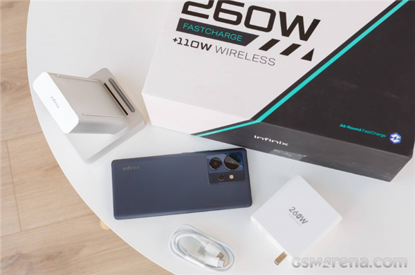 8分充满4400mAh!传音260W快充实测出炉