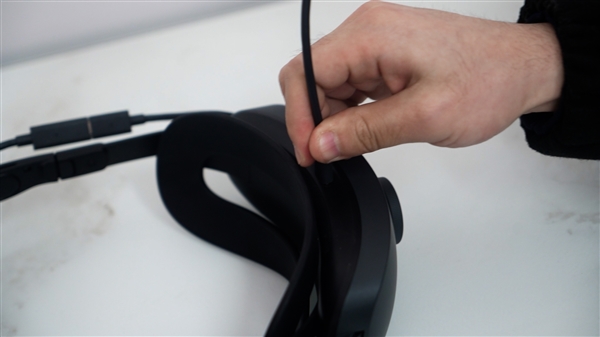 这才是元宇宙!HTC VIVE XR 精英套装视频体验:精巧设计 久戴不累