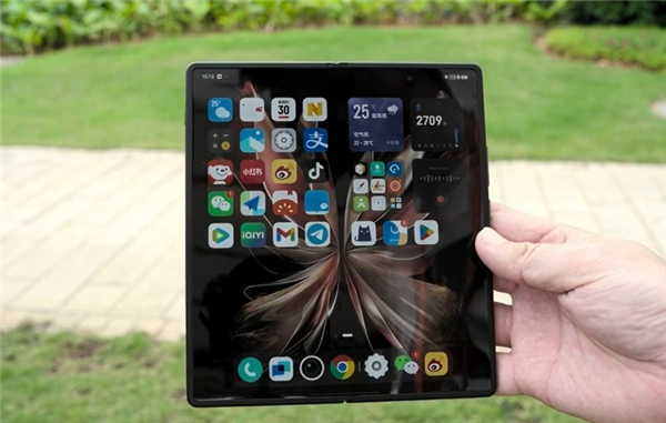 不等发布会!vivo X Fold2真机抢先看:素皮+玻璃设计惊艳