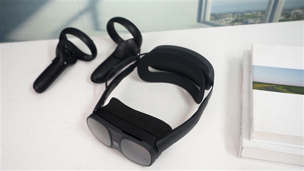 这才是元宇宙!HTC VIVE XR 精英套装视频体验:精巧设计 久戴不累