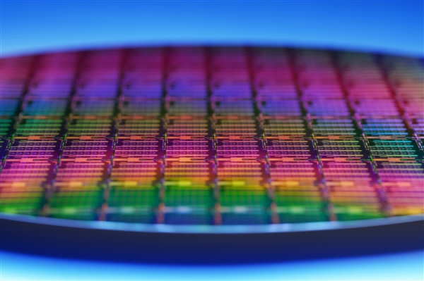 ”3nm EUV“工艺稳了 Intel明年上半年出货144核至强处理器:超越Zen4