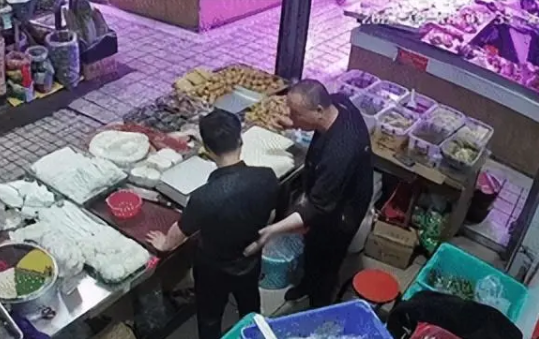 男子被贴膏药秒倒地 官方通报:涉事膏药无迷药成分