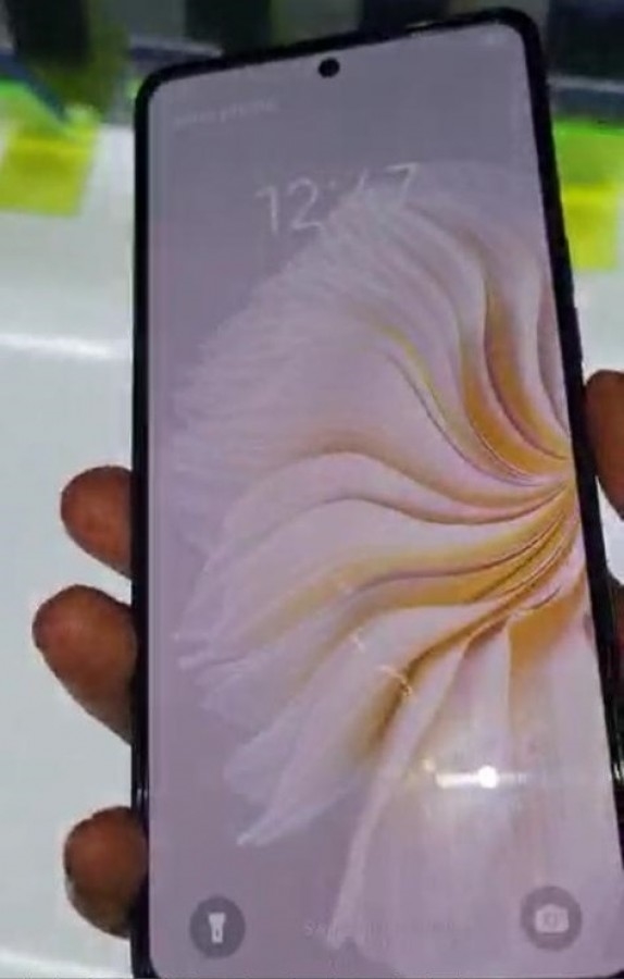 丑得感人?“非洲之王”传音新机Camon 20上手