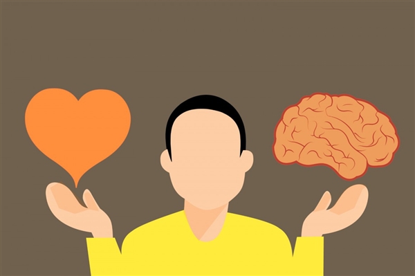 27岁小伙对异性无感竟因大脑长了瘤 胸部丰满如少女