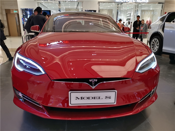 马斯克要取消所有雷达？消息称特斯拉新款Model 3于9月底量产