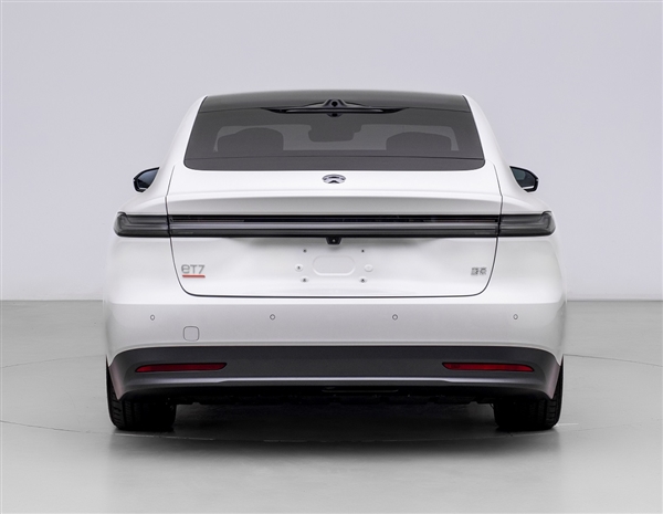 江淮蔚来彻底成历史!蔚来全新尾标现身:只“蔚来”无“江淮”(图2) 江淮蔚来彻底成历史!蔚来全新尾标现身:只“蔚来”无“江淮”