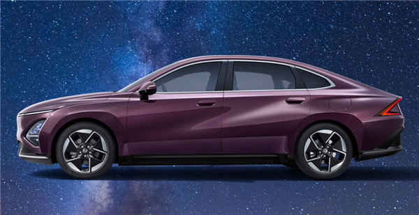 比亚迪秦Plus最强对手！五菱星光正式上市：8.88万元起