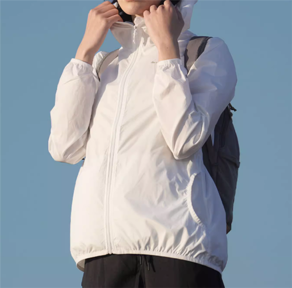 宛若第二层肌肤 迪卡侬云感防晒衣 104.9元狂促