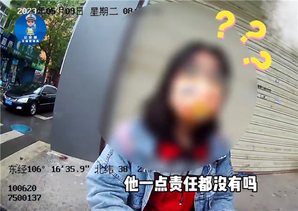 闯红灯被撞负全责 女子不理解:他一点责任都没有吗?网友吵翻