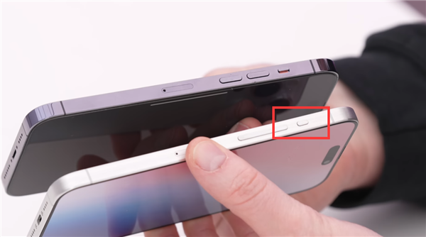 iPhone 15 Pro Max机模上手:1.57mm超窄边框、Type-C接口