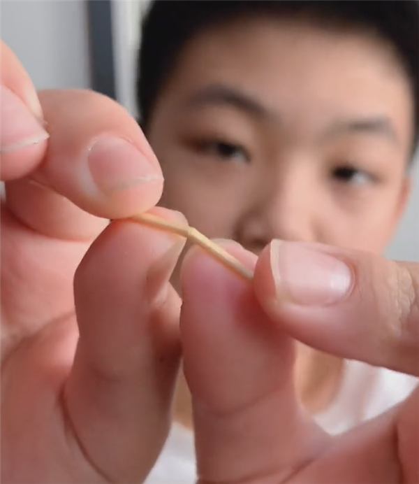 全网千万人学鼻子转牙签 详细教程在此:你学废了吗?