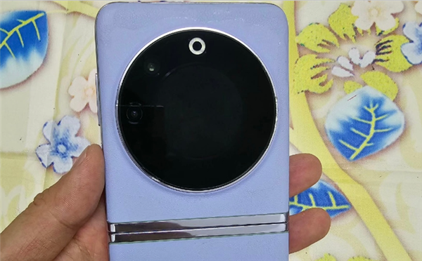 撞脸vivo X90!传音小折叠手机曝光:圆形外屏、支持激光对焦