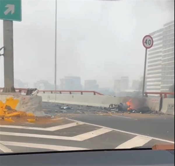 上海中环内圈发生单车事故 官方通报:车辆起火翻滚地面 驾驶员死亡