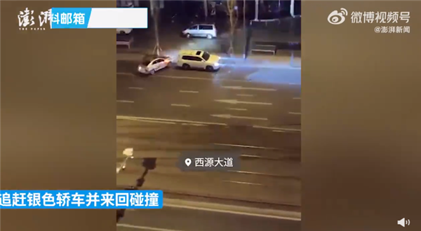 成都街头越野车来回追撞小轿车 现场视频太火爆:官方回应