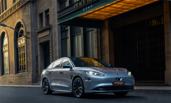 北汽、华为首款智选车曝光：定位行政级 售价超30万