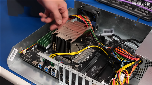 AMD Zen4新主板B665首次曝光：CPU巧妙旋转90度